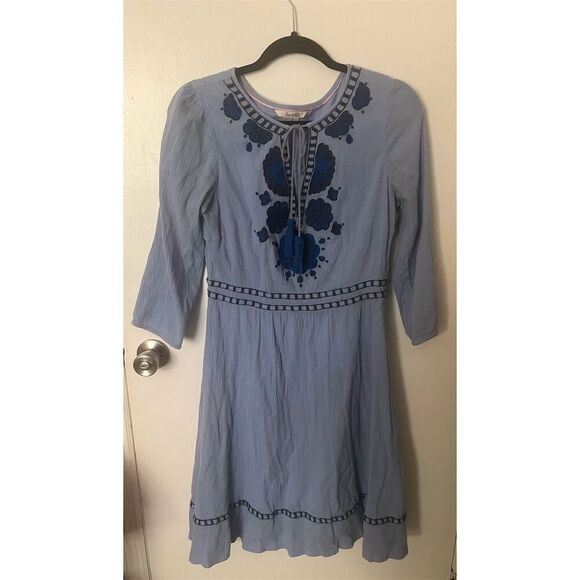 Boden Dresses & Skirts - Boden Women's Size 8 Blue Embroidered Boho Knee Length Dress 3/4 Sleeve